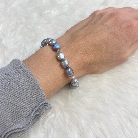 Sweet Feelings Gray Pearl Bracelet - Picture 6 of 7